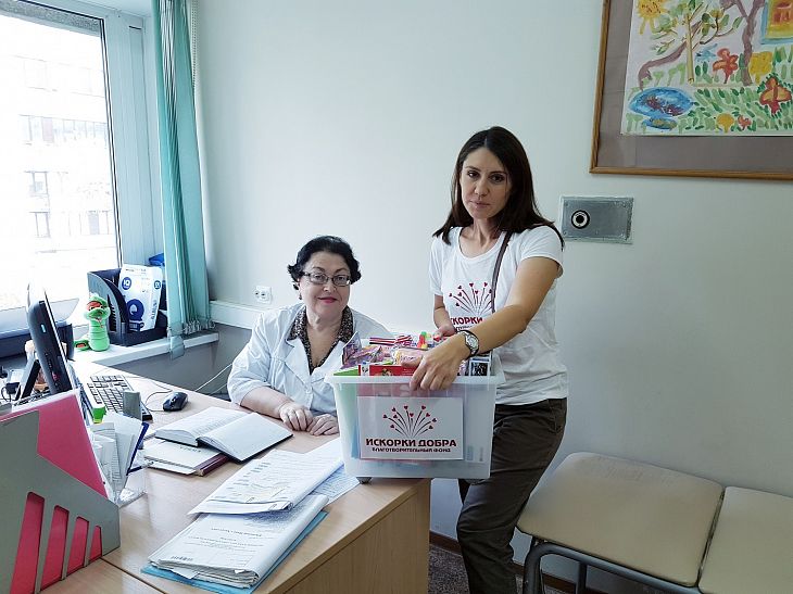 В НИИ детской онкологии и гематологии вновь наполнились «коробки храбрости»
