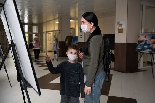 В детском институте НМИЦ Блохина открылась выставка фотоконкурса Русского географического общества «Самая красивая страна»