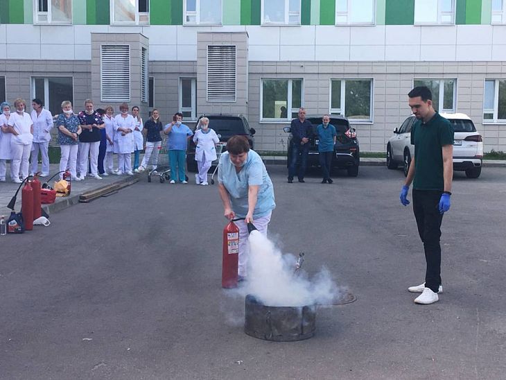 В новом здании Детского института проверили знания сотрудников о пожарной безопасности