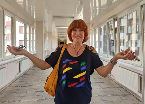«Врачи сказали – теперь у вас новый организм, к которому вы должны привыкать». О том, какие перспективы открылись перед нашей пациенткой на пороге семидесятилетнего юбилея.