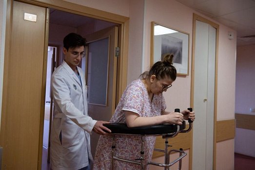 Редкая опухоль, охватившая половину тела: как в Блохина помогли пациентке с нейрофиброматозом