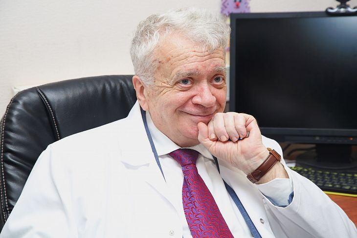 Профессор Владимир Сельчук: «Наша жизнь начиналась, когда мы открывали дверь онкоцентра».  Поздравляем с 70-летием!