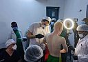 «Живи без страха»: врачи онкоцентра имени Н.Н. Блохина проводят раннюю диагностику меланомы у альбиносов Конго