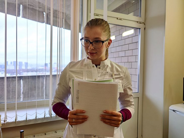 Пациенты с таким диагнозом не выживали. Москвичке с 4-й стадией рака помогла комбинированная лекарственная терапия. 