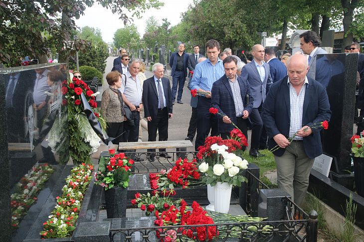 В день рождения Николая Трапезникова в Онкоцентре почтили память учителя и учёного