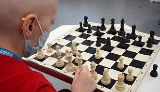 В Международный день борьбы против детского рака в Детском институте состоялся сеанс одновременной игры Александра Грищука