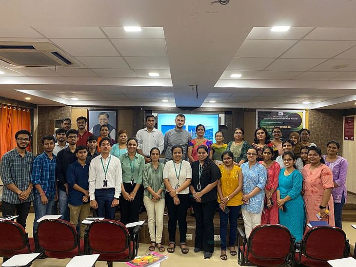 Научный сотрудник Онкоцентра провел лекции для студентов в Индии!