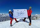 Сотрудники Онкоцентра – Марина Черных и Алексей Калинин покорили горные вершины в Непале: Айленд-пик высотой 6165м и Лобуче-пик высотой 6119м